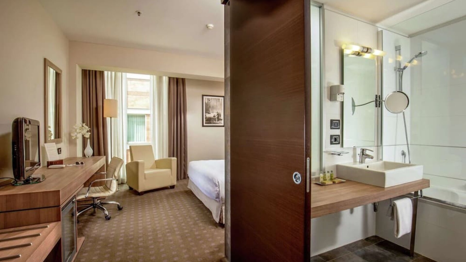 Spacious day use room with private bathroom at DoubleTree By Hilton Milan.