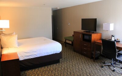 Wyndham Garden Fort Wayne
