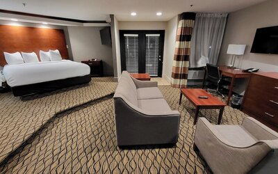Wyndham Garden Fort Wayne
