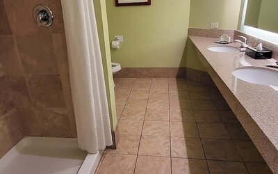 Wyndham Garden Fort Wayne