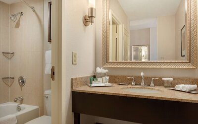 Hilton Fort Wayne at the Grand Wayne Convention Center