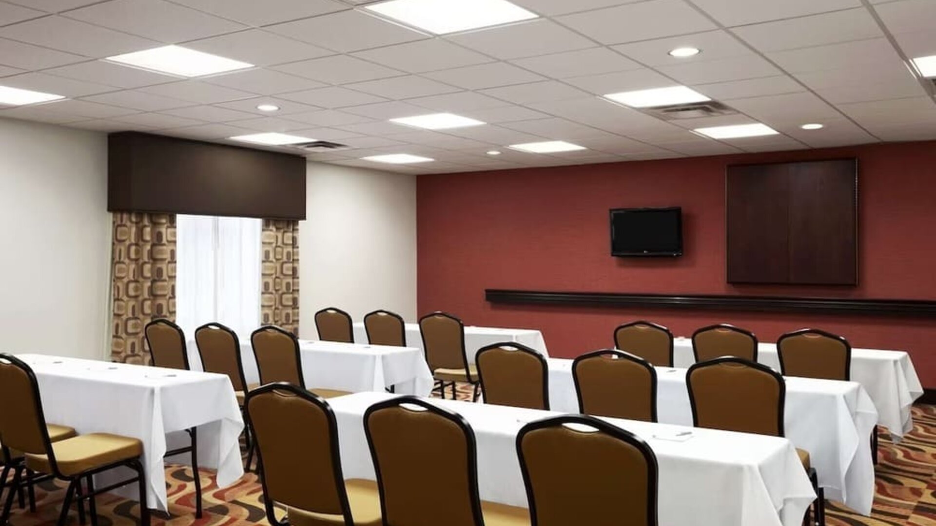 Professional meeting room at Hampton Inn & Suites Conroe - I-45 North.