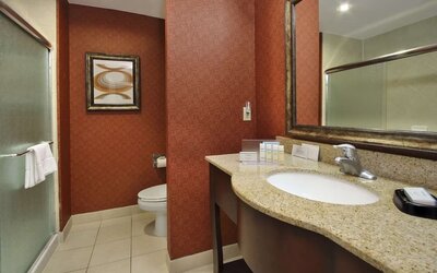 Private guest bathroom at Hampton Inn & Suites Conroe - I-45 North.