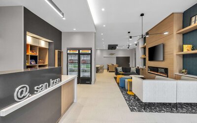 La Quinta Inn & Suites by Wyndham San Jose Airport-Downtown