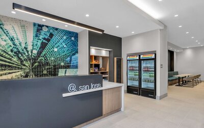 La Quinta Inn & Suites by Wyndham San Jose Airport-Downtown