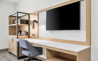 La Quinta Inn & Suites by Wyndham San Jose Airport-Downtown