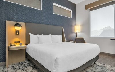 La Quinta Inn & Suites by Wyndham San Jose Airport-Downtown
