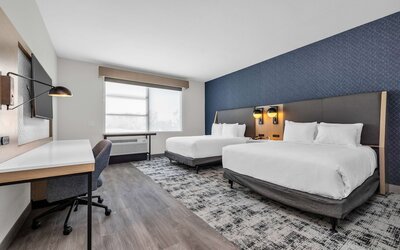 La Quinta Inn & Suites by Wyndham San Jose Airport-Downtown