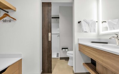 La Quinta Inn & Suites by Wyndham San Jose Airport-Downtown