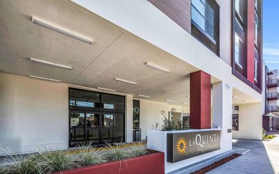 La Quinta Inn & Suites by Wyndham San Jose Airport-Downtown