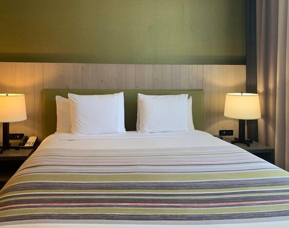 Country Inn & Suites by Radisson, San Jose International Airport, CA