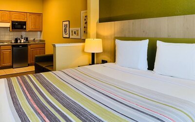 Country Inn & Suites by Radisson, San Jose International Airport, CA