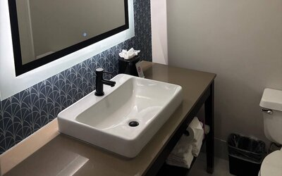 Country Inn & Suites by Radisson, San Jose International Airport, CA