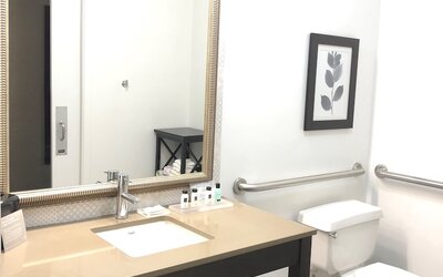 Country Inn & Suites by Radisson, San Jose International Airport, CA
