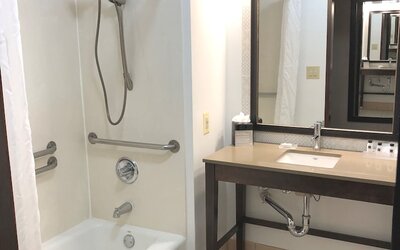 Country Inn & Suites by Radisson, San Jose International Airport, CA
