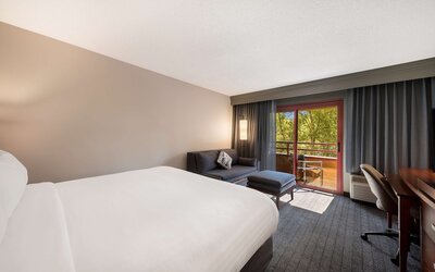 Room, 2 Queen Beds, Accessible (Mobility Roll in Shower)