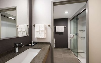 Sonesta Select San Jose Airport