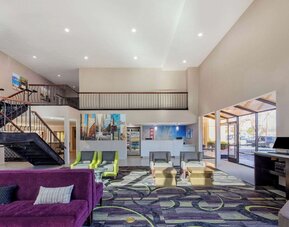 La Quinta Inn & Suites by Wyndham Oakland - Hayward