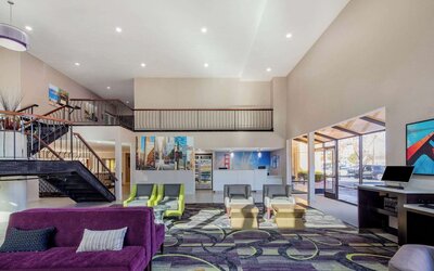 La Quinta Inn & Suites by Wyndham Oakland - Hayward