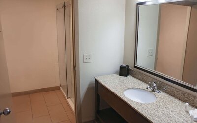 La Quinta Inn & Suites by Wyndham Oakland - Hayward