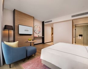 Spacious king room with TV at Capri By Fraser Bukit Bintang.