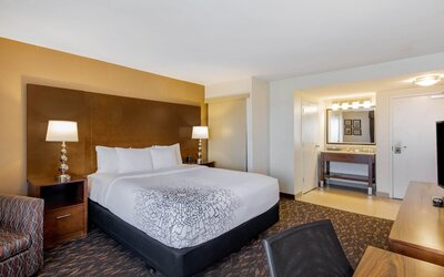 La Quinta Inn & Suites by Wyndham Oakland - Hayward