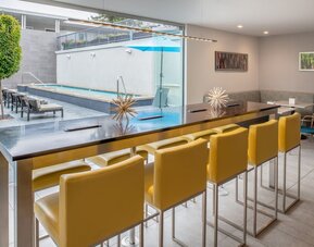Hotel Lucent