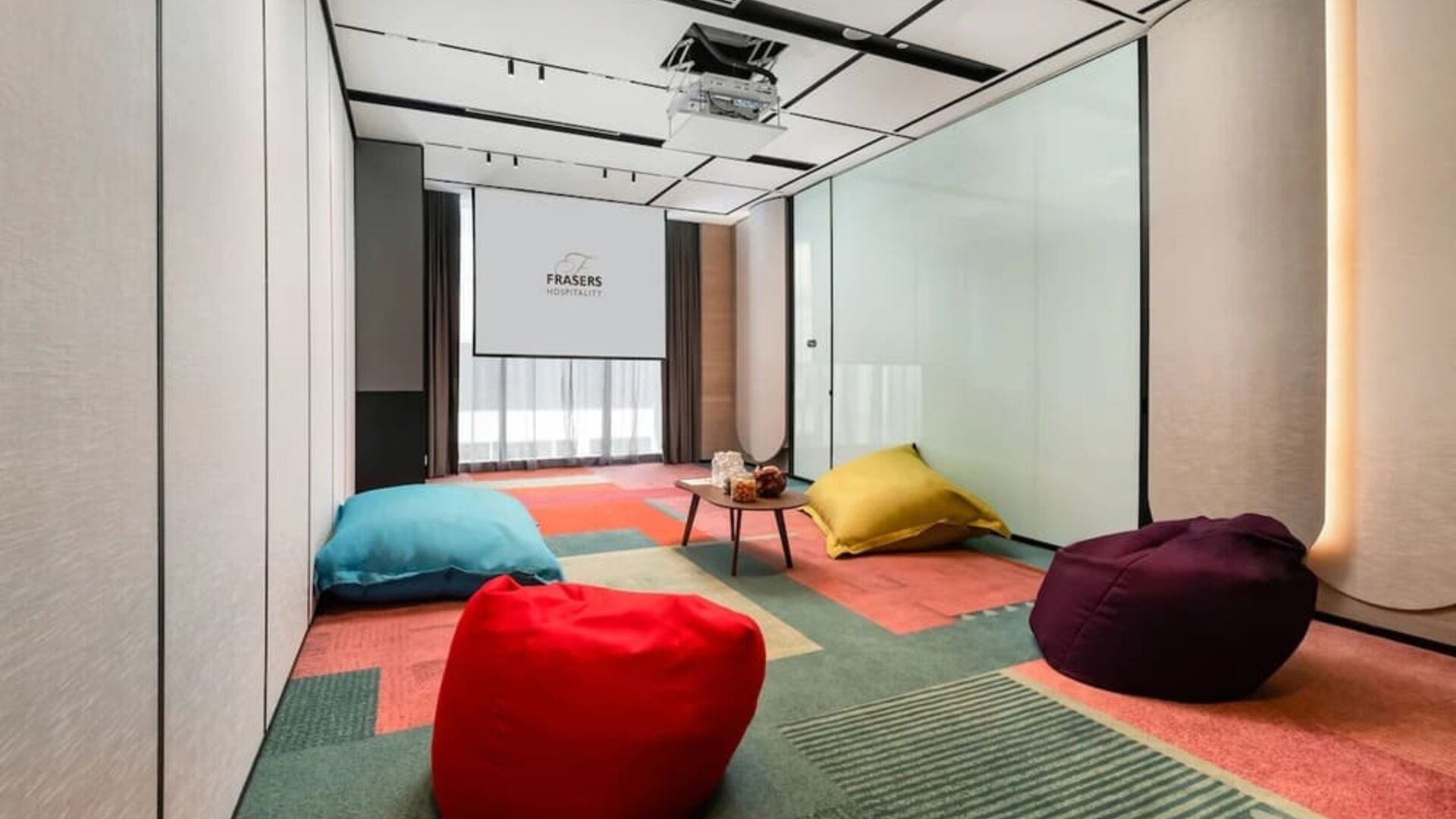 Relaxing meeting space at Capri By Fraser Bukit Bintang.