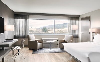 Deluxe Room, 2 Queen Beds, Mountain View - Breakfast for 2