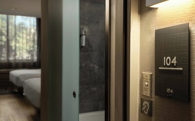 Room, 2 Queen Beds, City View