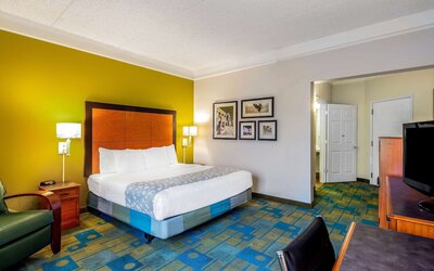 La Quinta Inn & Suites by Wyndham Fremont / Silicon Valley