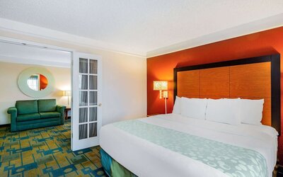 La Quinta Inn & Suites by Wyndham Fremont / Silicon Valley