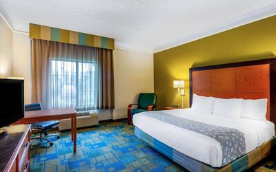 La Quinta Inn & Suites by Wyndham Fremont / Silicon Valley