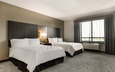 Suite, 1 King Bed, Accessible (Communications)