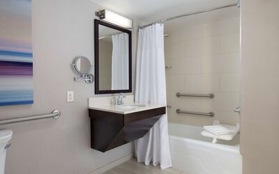 Deluxe Room, 2 Double Beds, Accessible (Hearing)