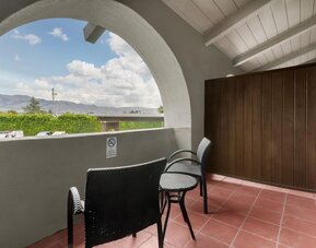 Best Western Plus Brookside Inn