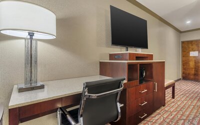 Best Western Plus Brookside Inn