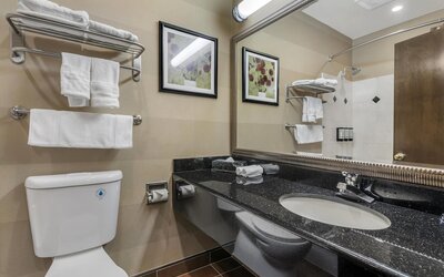 Best Western Plus Brookside Inn