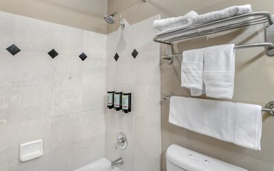 Best Western Plus Brookside Inn