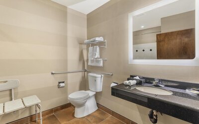 Best Western Plus Brookside Inn