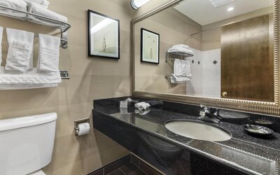 Best Western Plus Brookside Inn
