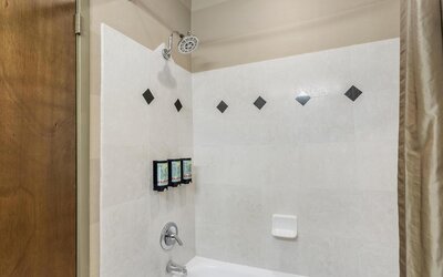 Best Western Plus Brookside Inn