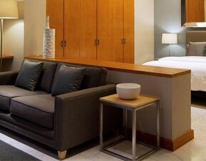 Hotel Pennsylvania Suites