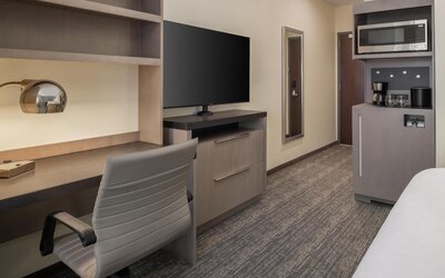 Hyatt House Fresno Campus Pointe