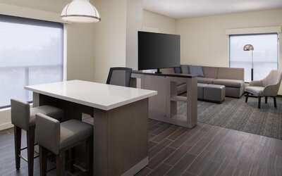 Hyatt House Fresno Campus Pointe