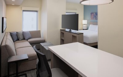 Hyatt House Fresno Campus Pointe