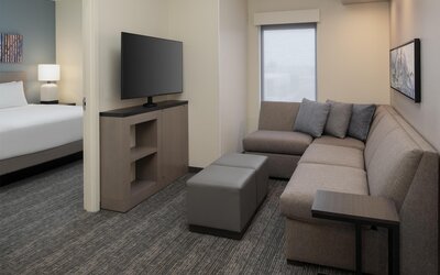 Hyatt House Fresno Campus Pointe