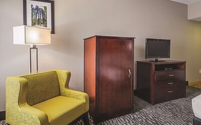 La Quinta Inn & Suites by Wyndham Fresno Northwest