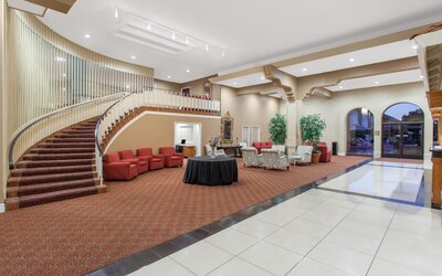Ramada by Wyndham Fresno North