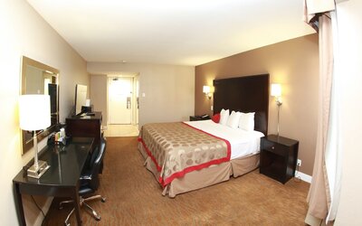 Ramada by Wyndham Fresno North